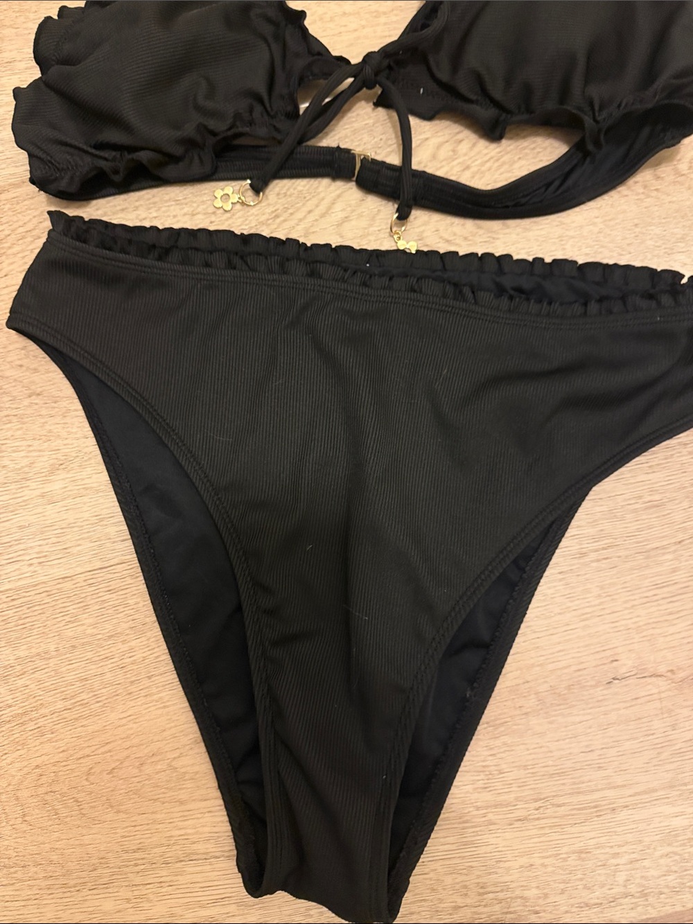 Cupshe Black Ruffled Halter Bikini Set - Picture 3 of 3